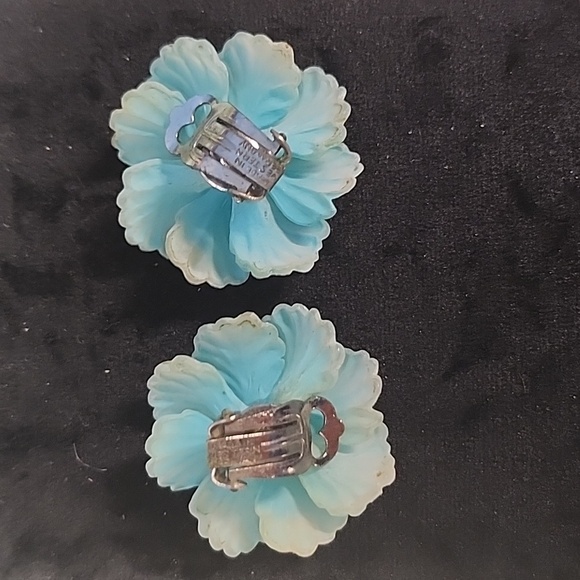 Vintage Celluloid Western Germany clip on Flower Earrings - Picture 2 of 4